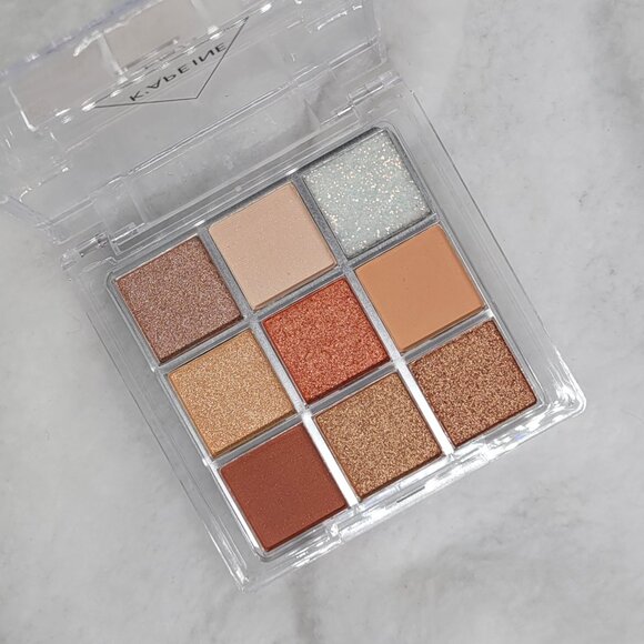 9 Color | Sunlit Aura | Eyeshadow Palette - Picture 4 of 5